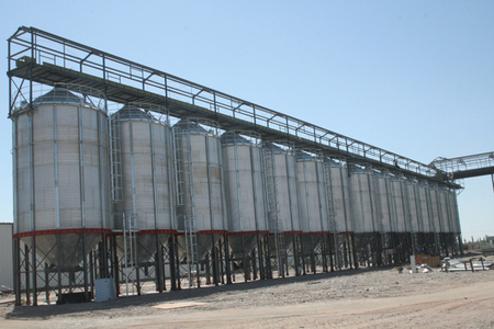 鋼板倉.jpg 鋼板倉.jpg